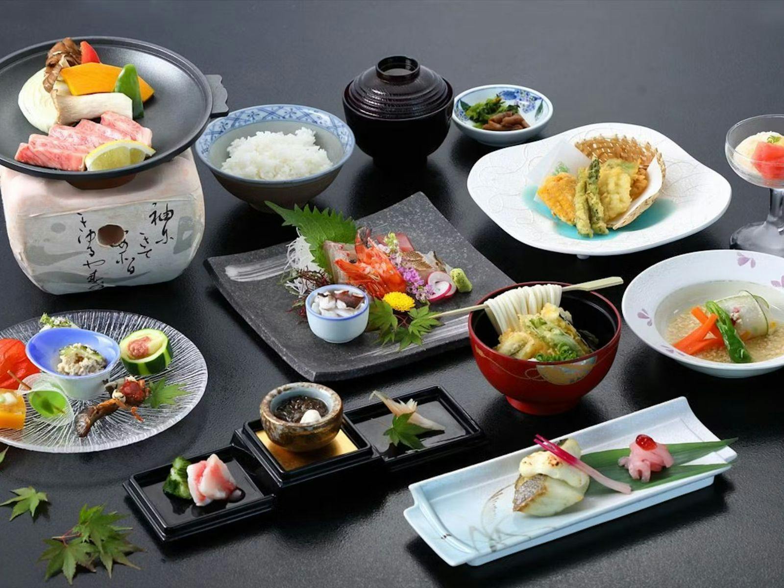Inasayama Onsen Hotel Amandi ~ Overlooking One of Japan's Three Great Night Views in Nagasaki ~