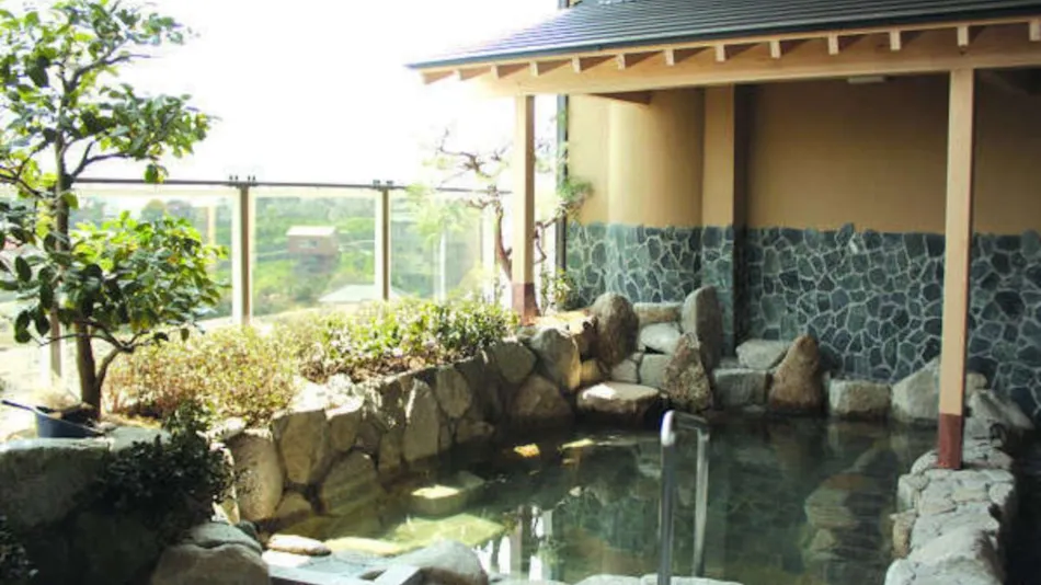 Inasayama Onsen Hotel Amandi ~ Overlooking One of Japan's Three Great Night Views in Nagasaki ~