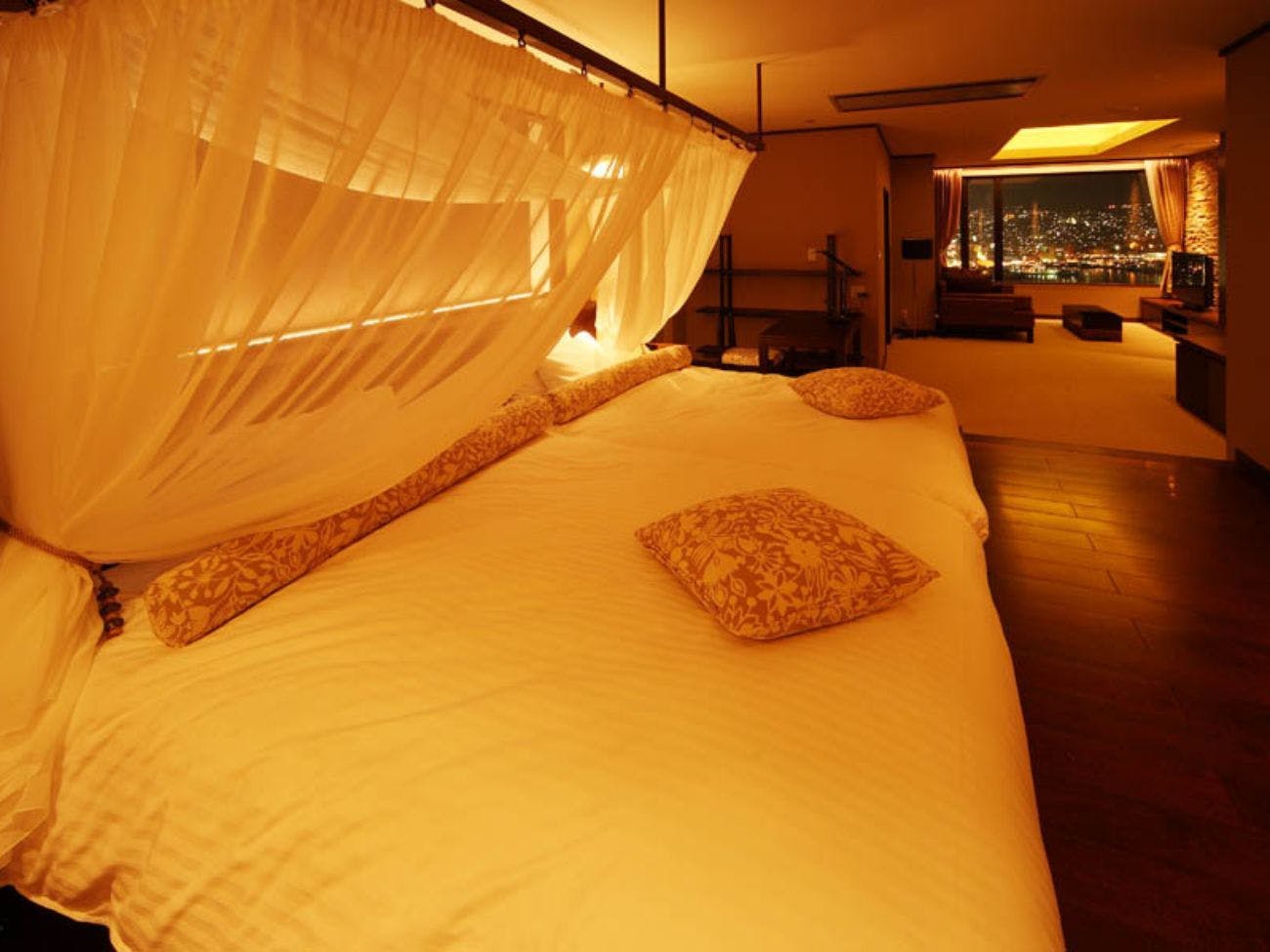Inasayama Onsen Hotel Amandi ~ Overlooking One of Japan's Three Great Night Views in Nagasaki ~