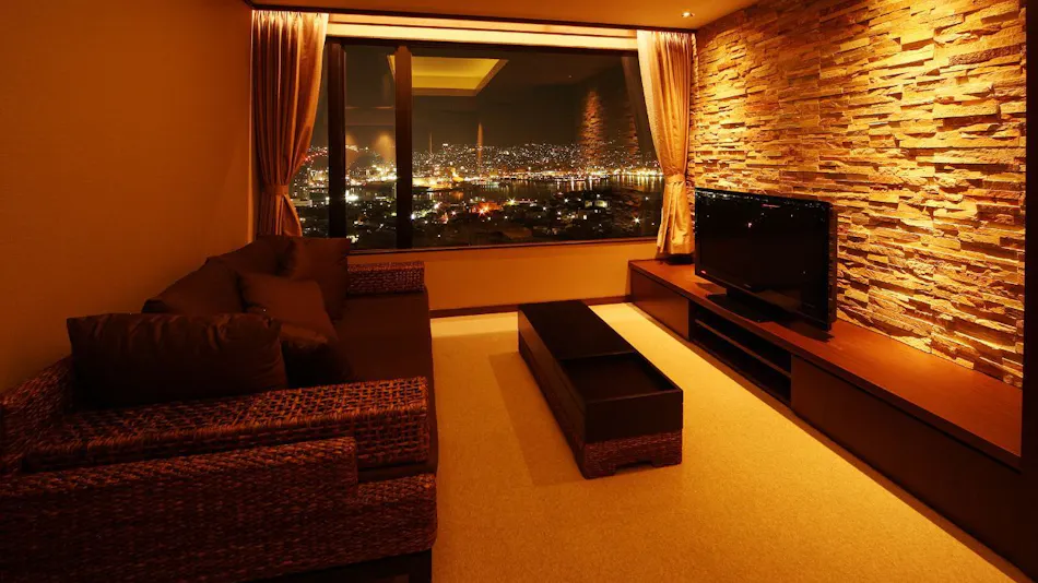 Inasayama Onsen Hotel Amandi ~ Overlooking One of Japan's Three Great Night Views in Nagasaki ~