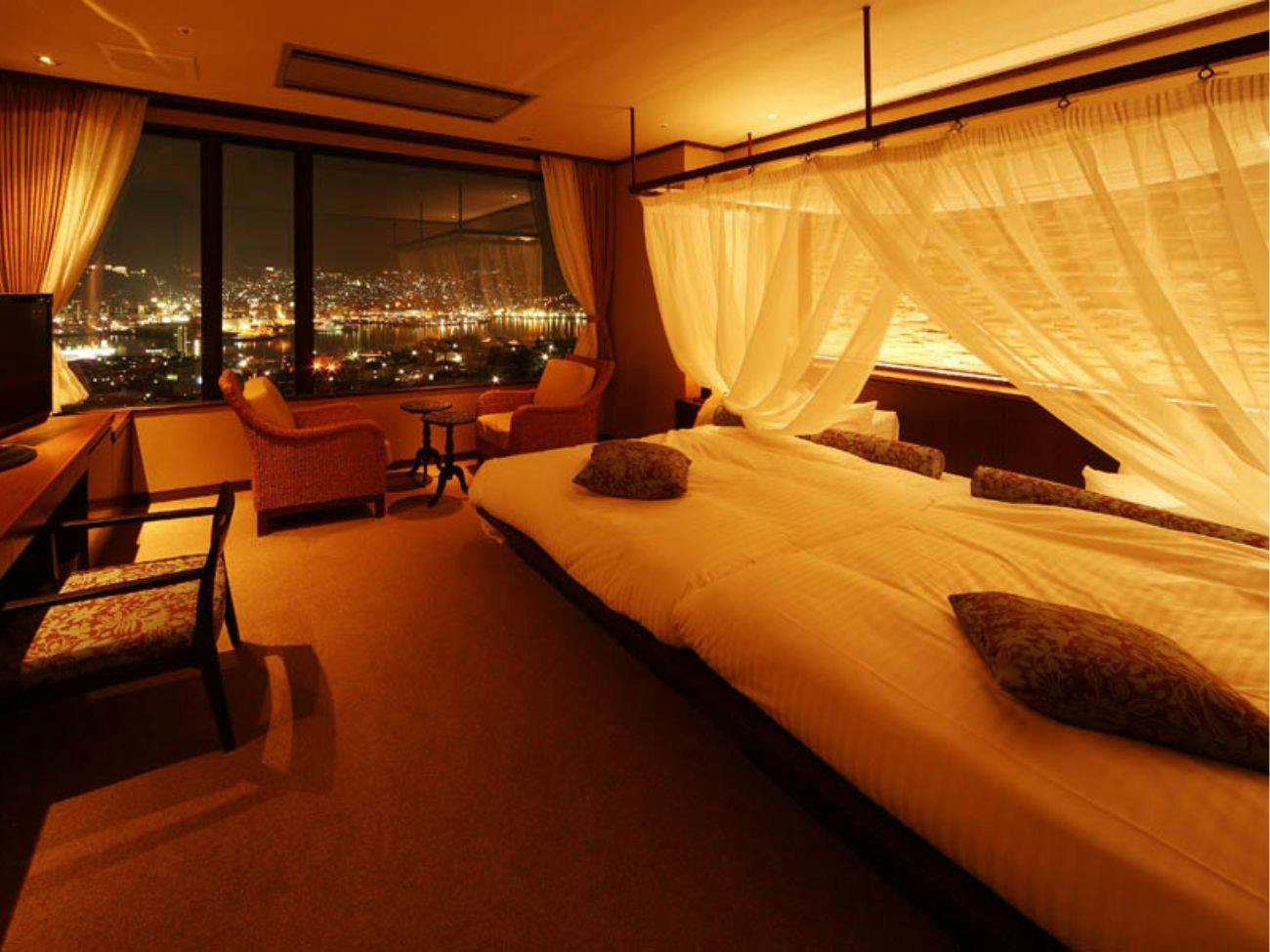 Inasayama Onsen Hotel Amandi ~ Overlooking One of Japan's Three Great Night Views in Nagasaki ~