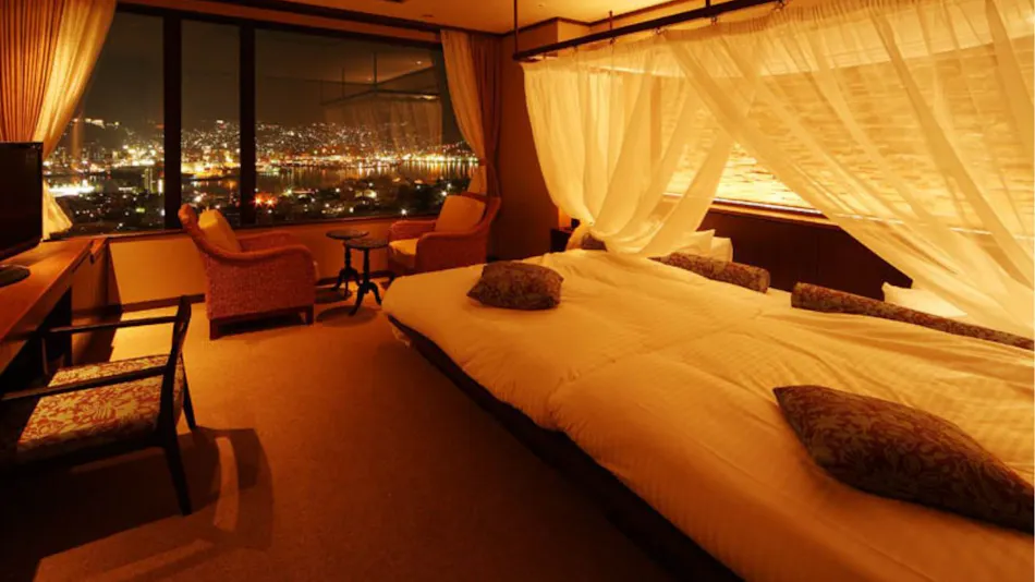 Inasayama Onsen Hotel Amandi ~ Overlooking One of Japan's Three Great Night Views in Nagasaki ~