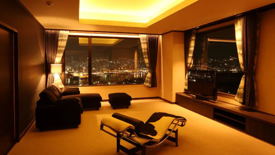 Inasayama Onsen Hotel Amandi ~ Overlooking One of Japan's Three Great Night Views in Nagasaki ~