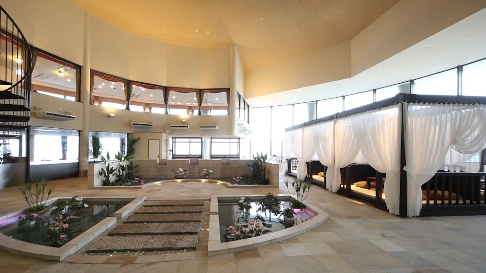 Inasayama Onsen Hotel Amandi ~ Overlooking One of Japan's Three Great Night Views in Nagasaki ~