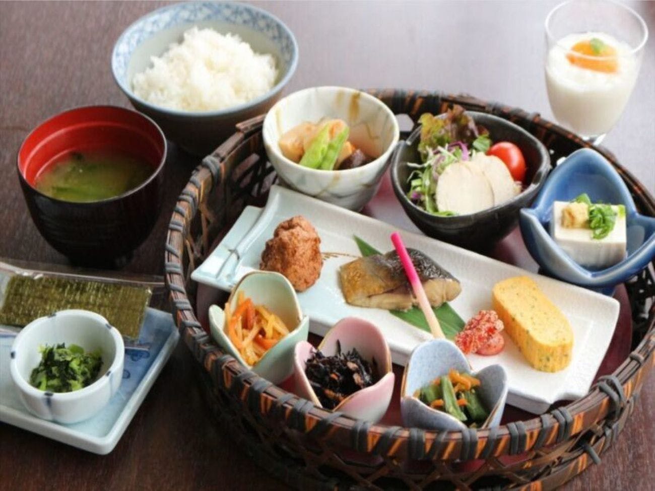 Inasayama Onsen Hotel Amandi ~ Overlooking One of Japan's Three Great Night Views in Nagasaki ~