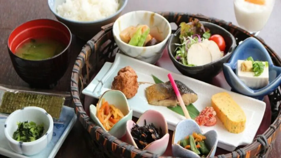 Inasayama Onsen Hotel Amandi ~ Overlooking One of Japan's Three Great Night Views in Nagasaki ~