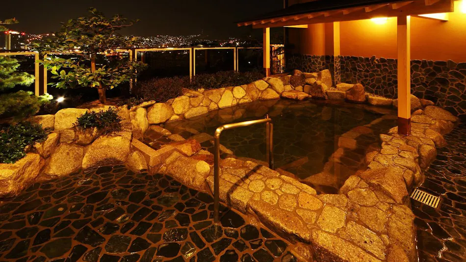 Inasayama Onsen Hotel Amandi ~ Overlooking One of Japan's Three Great Night Views in Nagasaki ~