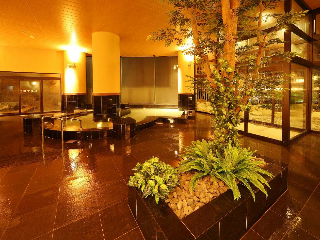 Inasayama Onsen Hotel Amandi ~ Overlooking One of Japan's Three Great Night Views in Nagasaki ~