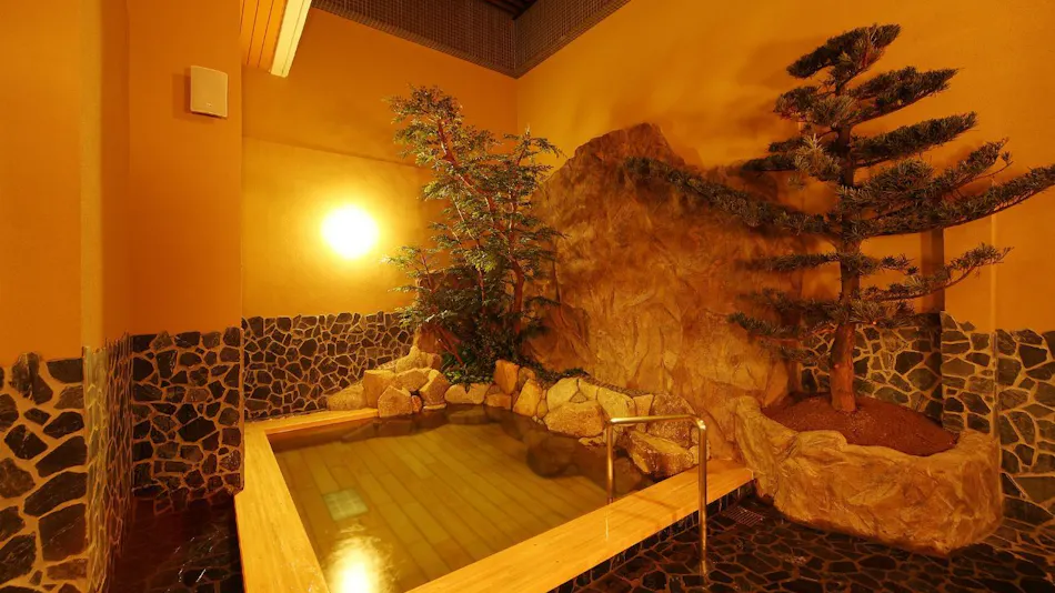Inasayama Onsen Hotel Amandi ~ Overlooking One of Japan's Three Great Night Views in Nagasaki ~