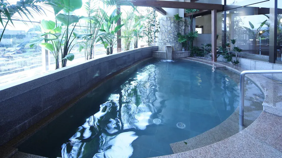 Inasayama Onsen Hotel Amandi ~ Overlooking One of Japan's Three Great Night Views in Nagasaki ~