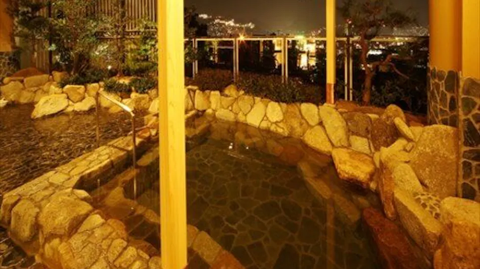 Inasayama Onsen Hotel Amandi ~ Overlooking One of Japan's Three Great Night Views in Nagasaki ~