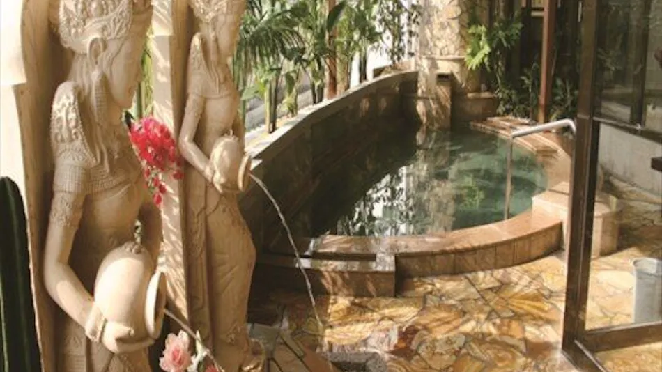 Inasayama Onsen Hotel Amandi ~ Overlooking One of Japan's Three Great Night Views in Nagasaki ~