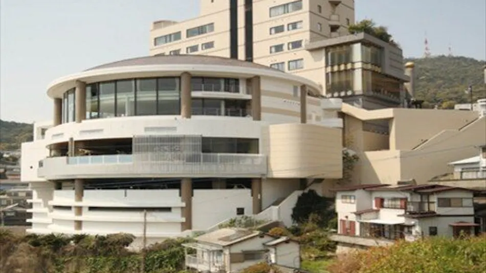 Inasayama Onsen Hotel Amandi ~ Overlooking One of Japan's Three Great Night Views in Nagasaki ~