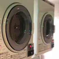 ติดตั้งเครื่องซักผ้าและเครื่องอบผ้าอย่างละ 2 เครื่อง (มีค่าใช้จ่าย)