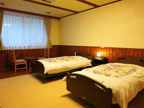 Kamar Twin Jepang (Tempat Tidur Reclining)