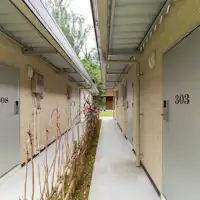 Gedung D - Eksterior