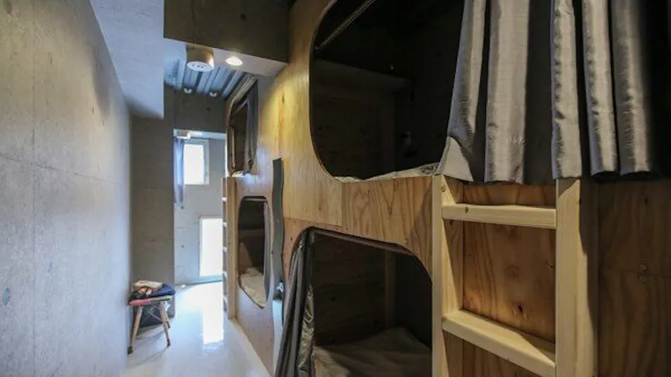 PICNIC HOSTEL OSAKA