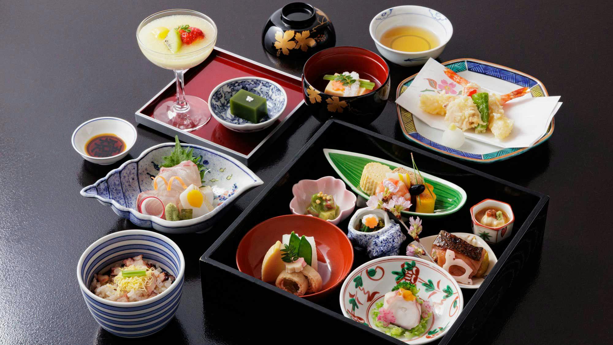 ชุดอาหารตามฤดูกาล “คาเคฮาชิ”