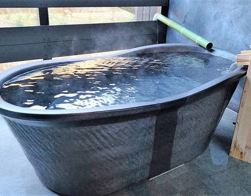 奏じ河　半露天風呂