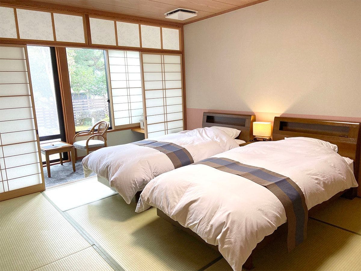 ห้องแบบ 10 เสื่อทาทามิพร้อมเตียงคู่