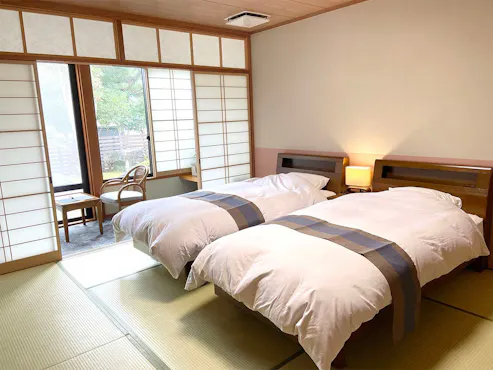 ห้องแบบ 10 เสื่อทาทามิพร้อมเตียงคู่