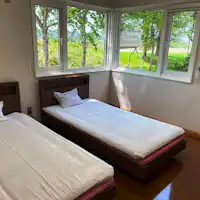 ประเภทเช่าเหมาหลัง (สำหรับ 6 ถึง 12 คน) ห้องเตียงคู่