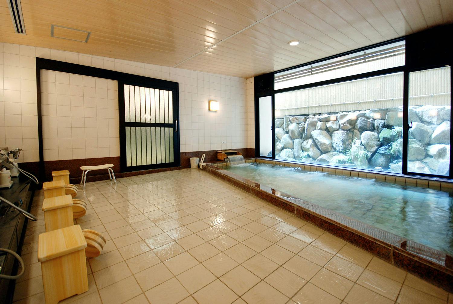 [ห้องอาบน้ำสาธารณะ / ซากุระโนะยุ]