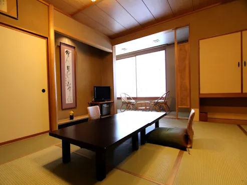 ■ห้องพักแบบญี่ปุ่นระดับซูพีเรีย■ ห้องพักแบบญี่ปุ่นกว้างขวางพร้อมระเบียงกว้าง