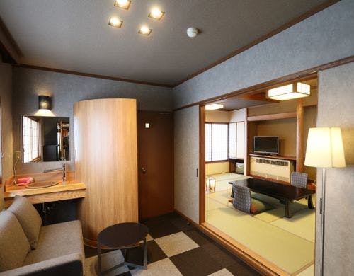 デラックス　リビングルーム付　２階客室