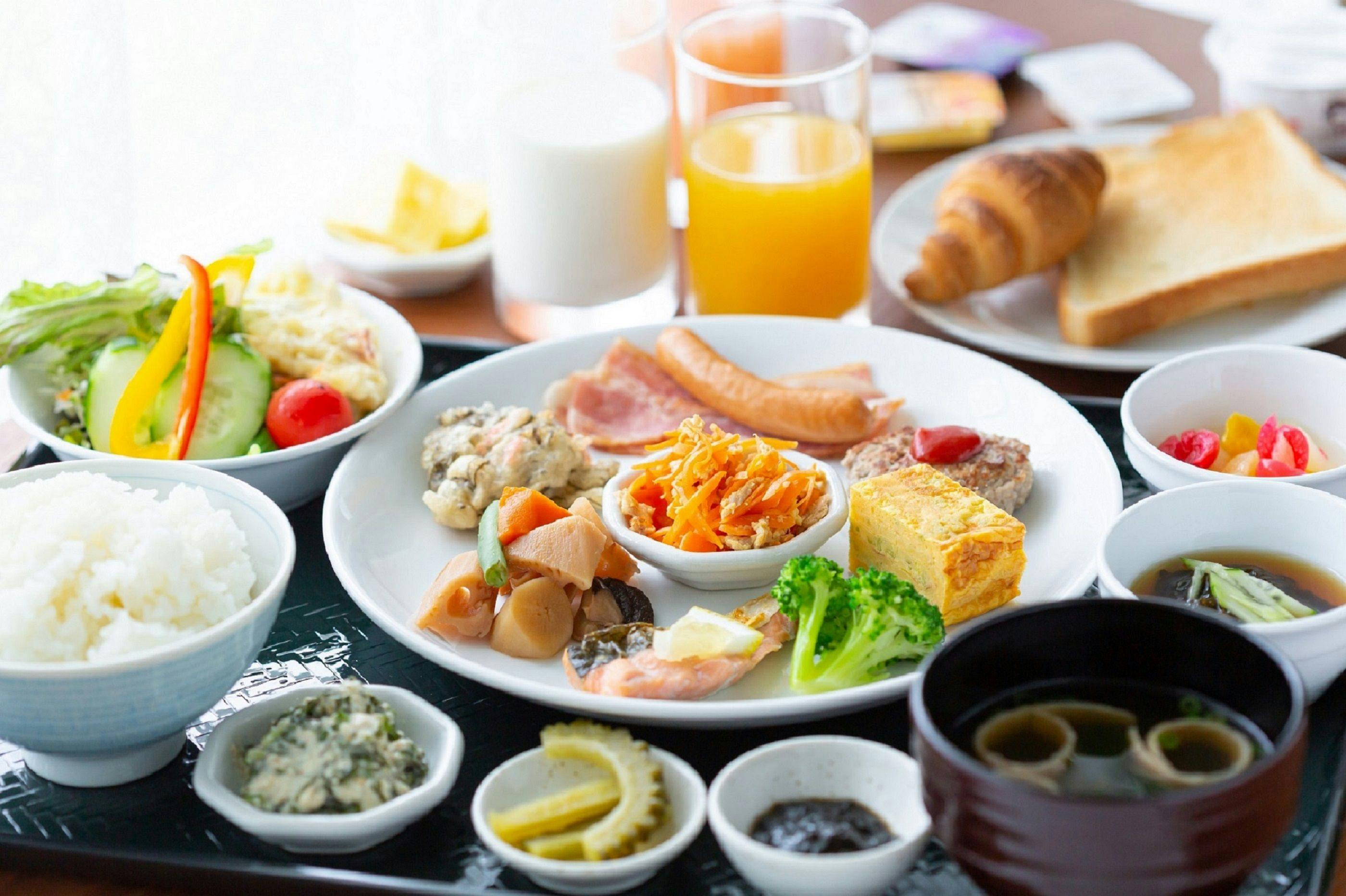 오키나와 특유의 재료를 사용한 메뉴.