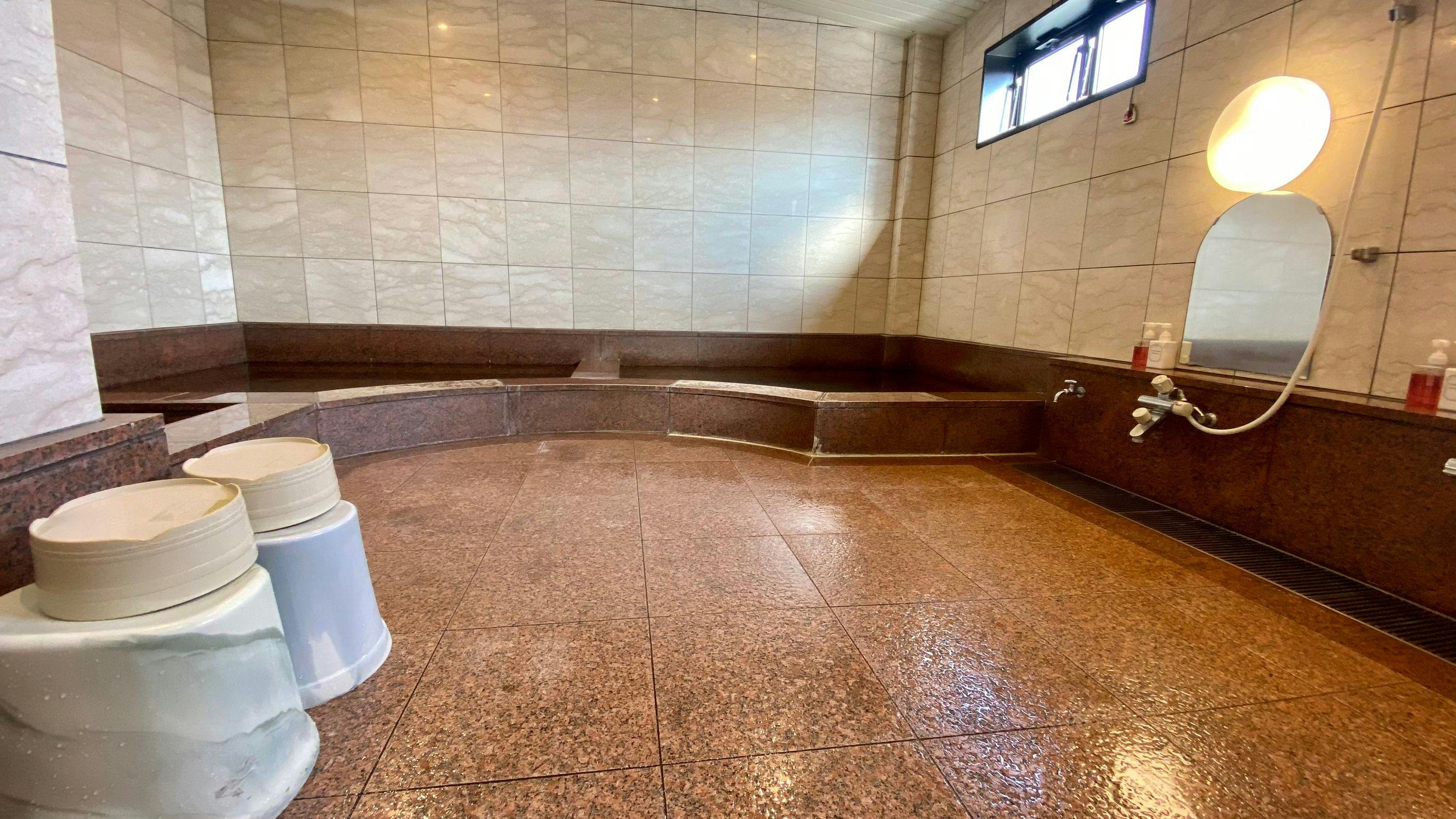 Pemandian umum besar dengan sauna (khusus pria)