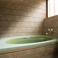 완전 전용 욕실이 두 개 있습니다.