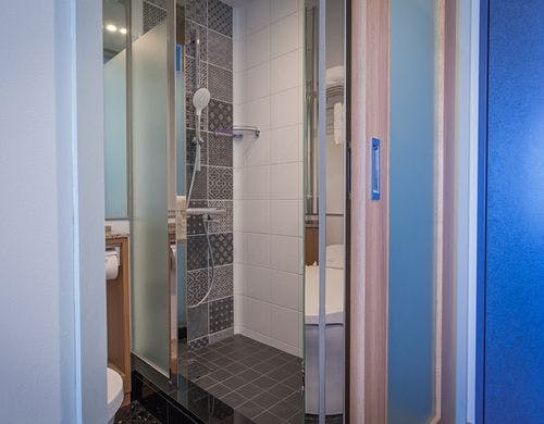 シャワーブース※各部屋共通