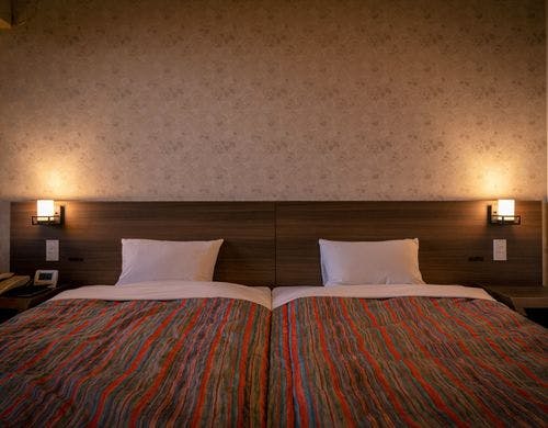 【スーペリアダブル】キングサイズのベッド