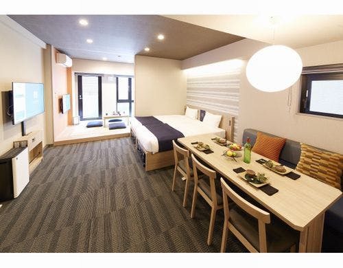 畳のあるお部屋でゆっくりとお寛ぎください