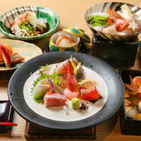 ・Hidangan Kaiseki Tiga Negara: Menikmati daya tarik kuliner Fukui dan Mikuni.