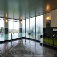 ห้องอาบน้ำ "โนมอนยุ" ในสิ่งอำนวยความสะดวกน้ำพุร้อนของโรงแรม.