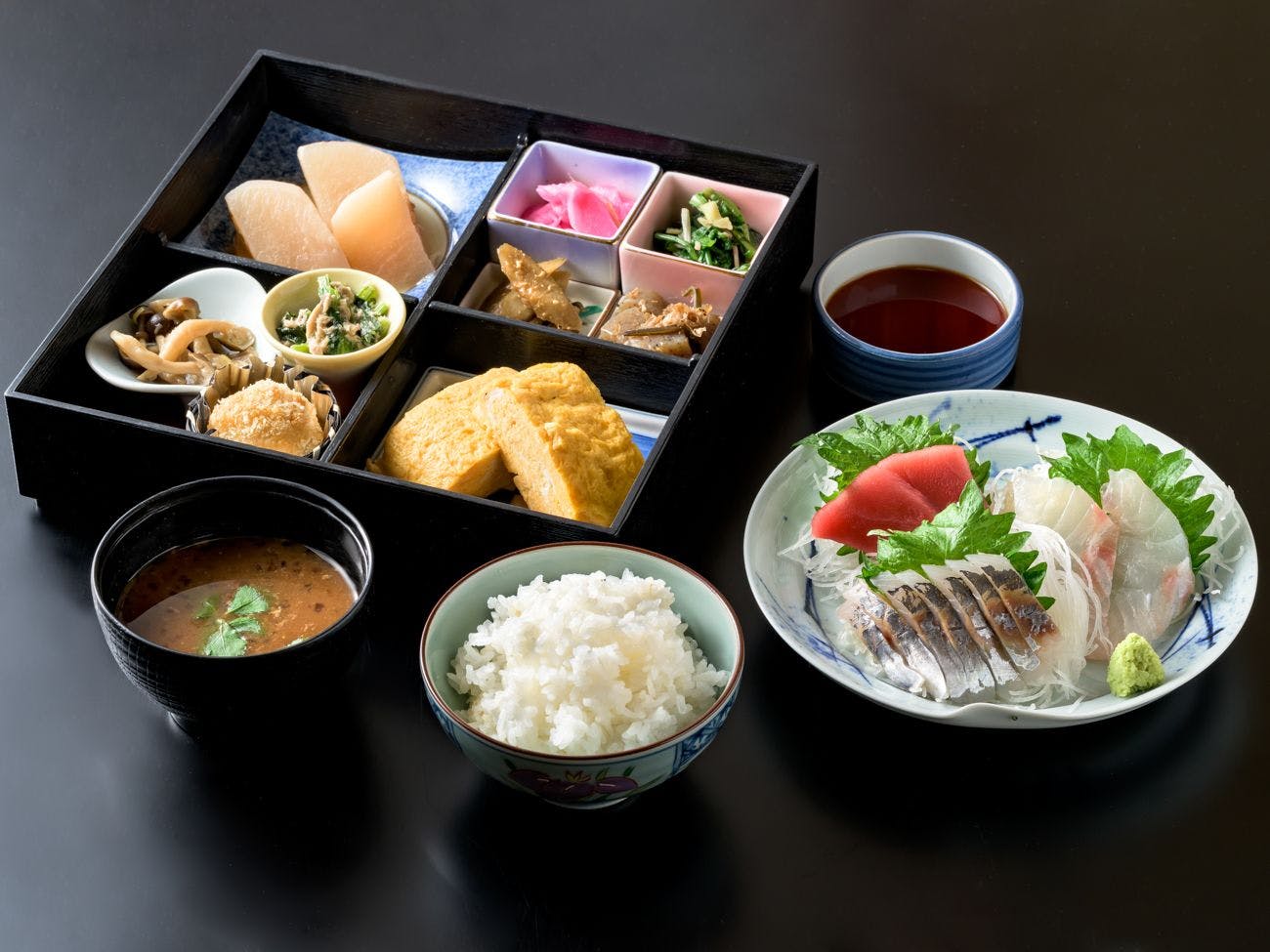 อาหารเย็น ชุดอาหารที่พักตามฤดูกาล