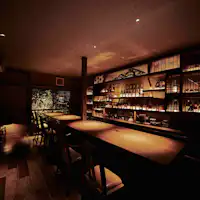 ภายในบาร์สไตล์เรโทรที่ตั้งอยู่ร่วมกัน