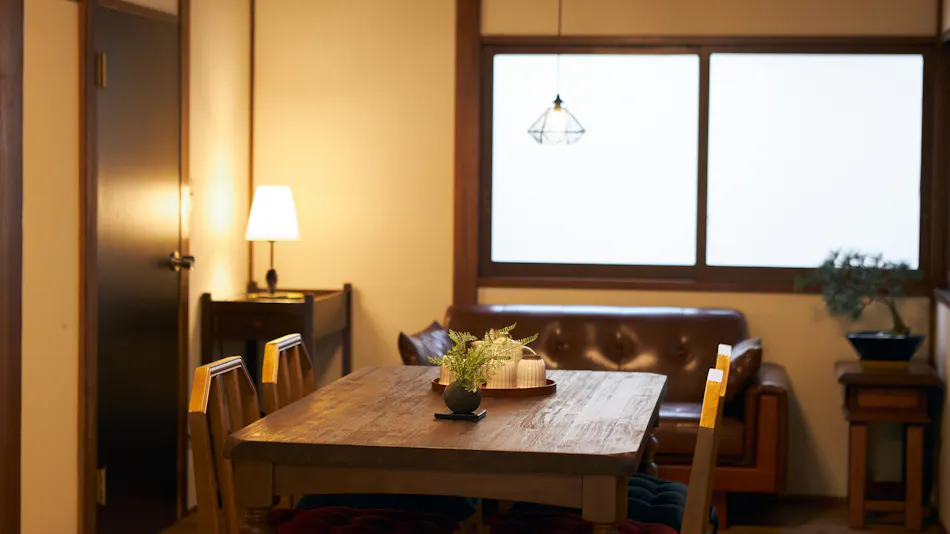 Kagurazaka Retro Bar and Hotel