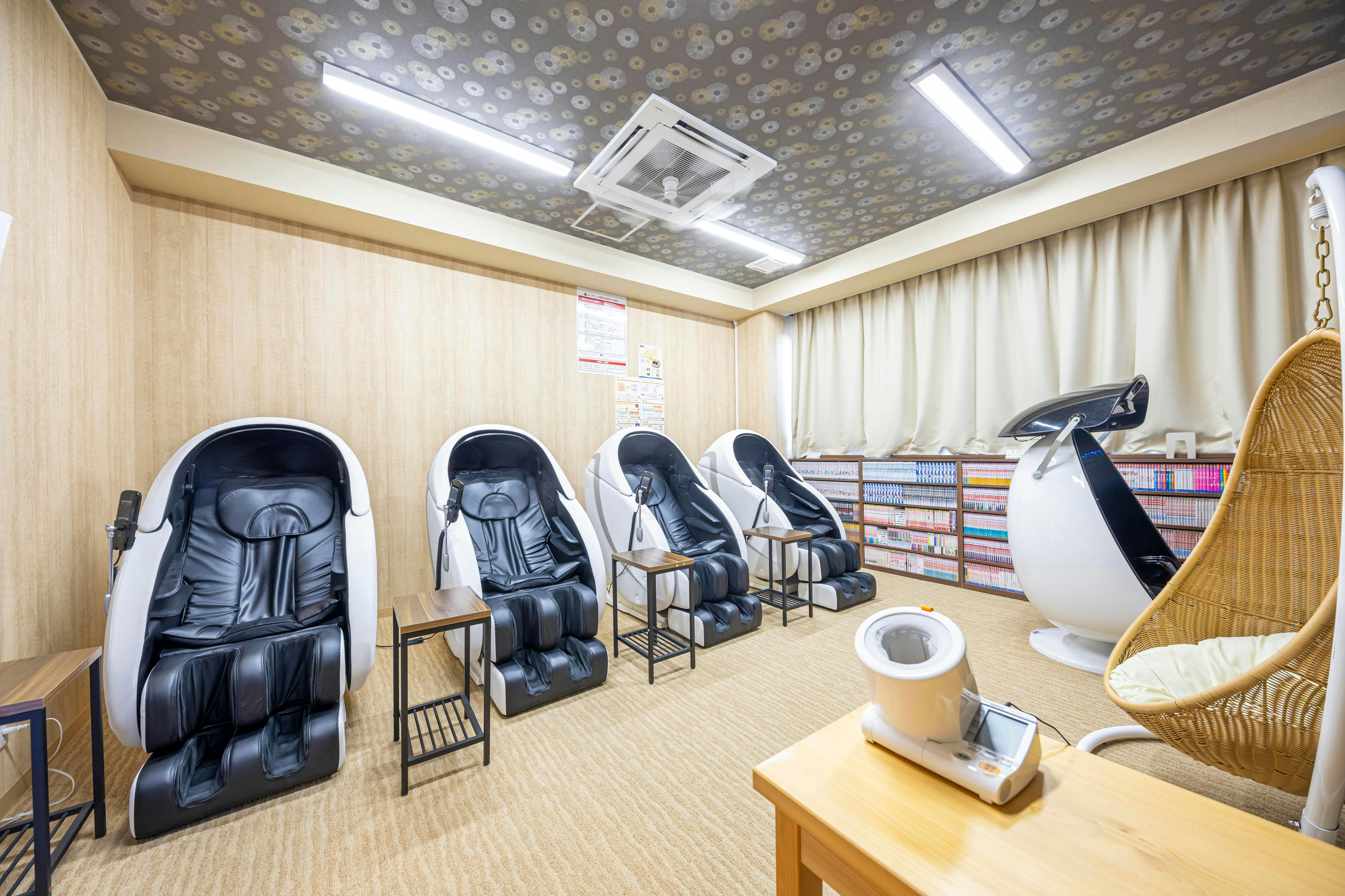 ห้องผ่อนคลาย - เครื่องนวดฟรี