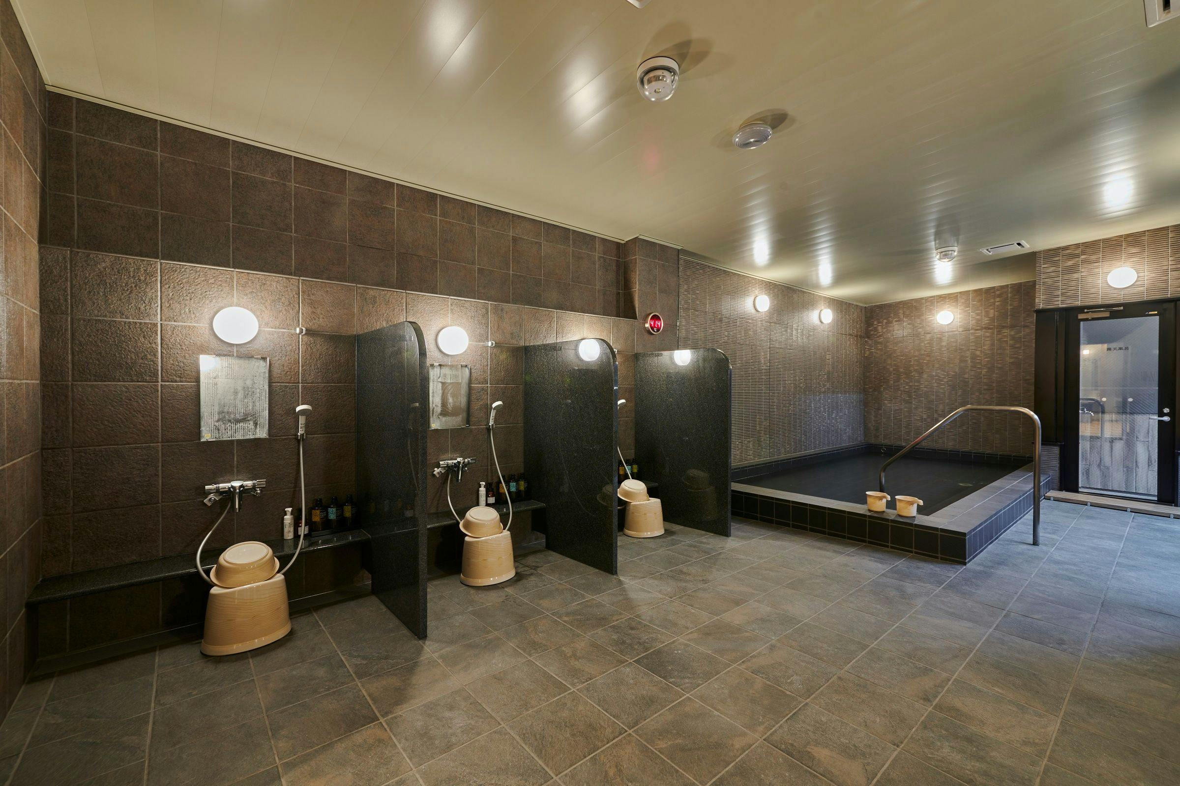 男女分開的大浴場（室內）