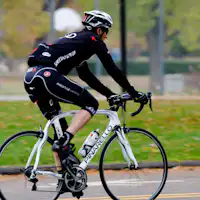 在自然與傳統之城騎行