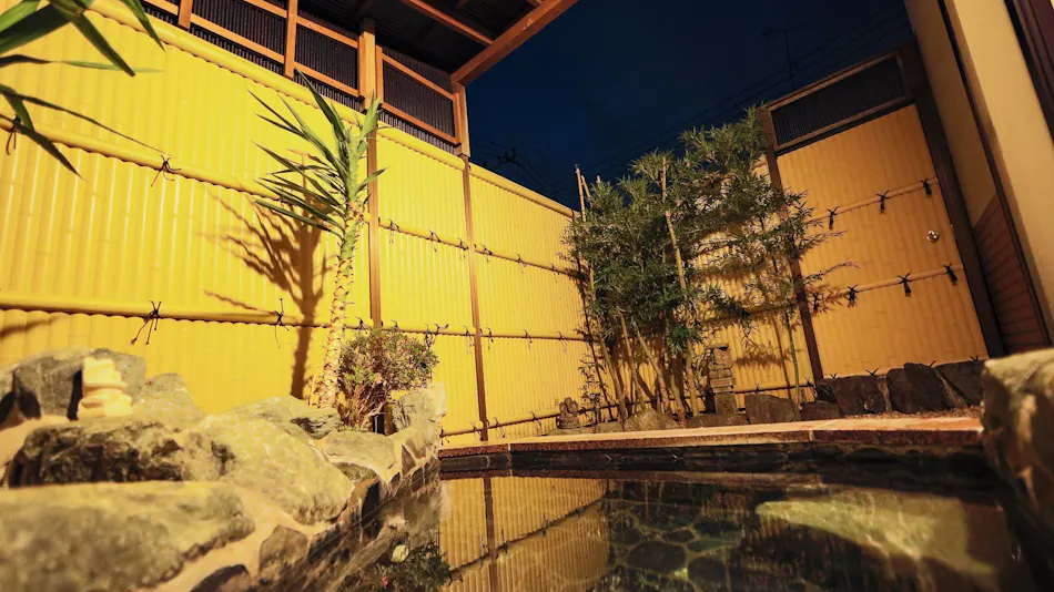 Holiday House: Forest Hideaway