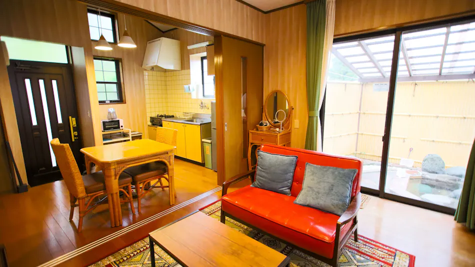 Holiday House: Forest Hideaway