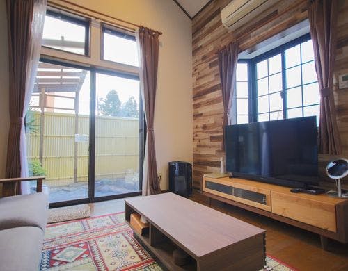 客室の横に露天風呂がございます