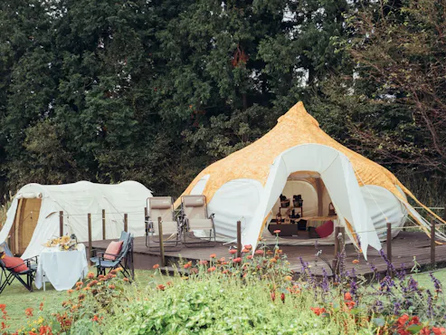 ภายนอกเต็นท์