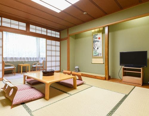 お丸山ホテル客室(和室)