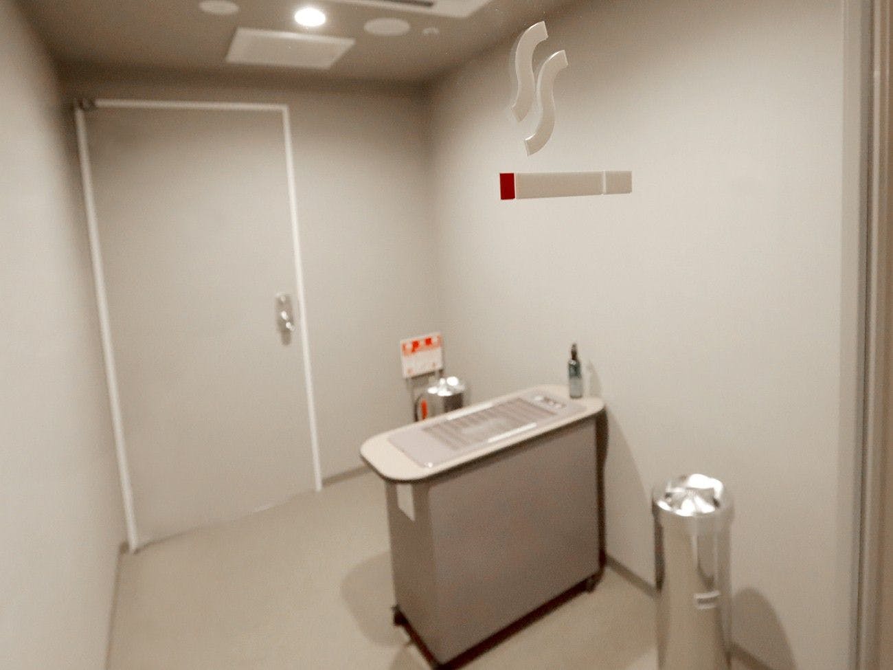 [6th Floor] Smoking Booth