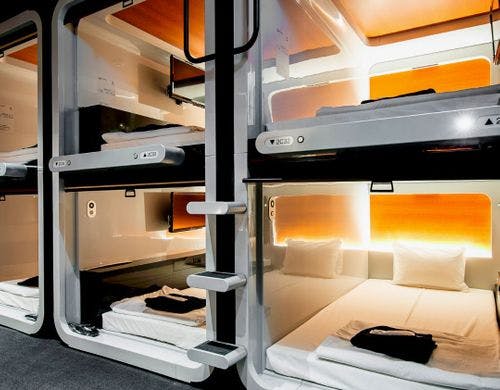 プレミアムエコノミークラス